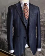 南(nán)京西(xī)服定做(zuò)公司為(wèi)服裝定制(zhì)人(rén)員(yuán)量身(shēn)設計(jì)西(xī)裝